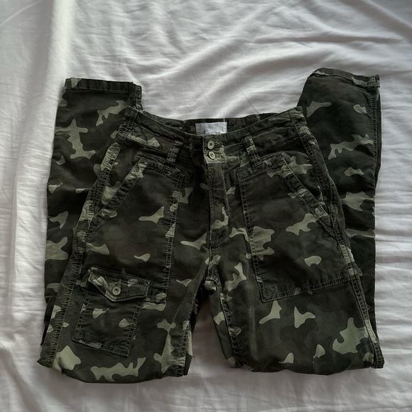 Anthropologie The Wanderer Army Green Camo Cargo Pants - Picture 4 of 6
